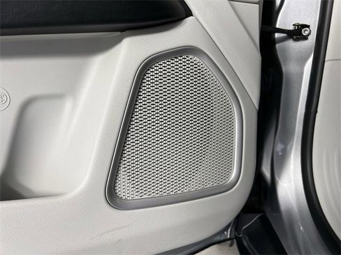 Used 2021 Jeep Compass Limited image 25