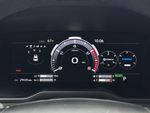 Used 2023 Toyota Sequoia Platinum AWD/4WD image 21