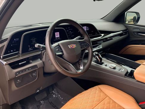 Used 2023 Cadillac Escalade ESV Premium Luxury AWD/4WD image 16