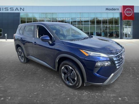 Certified 2025 Nissan Rogue SV AWD/4WD image 3