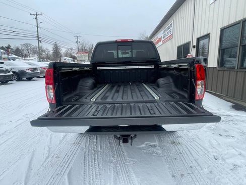 Used 2012 Nissan Frontier SV w/ SV Premium Utility Pkg image 8