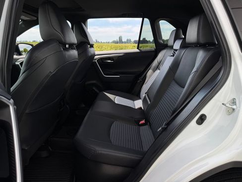 Used 2023 Toyota RAV4 XSE AWD/4WD image 22
