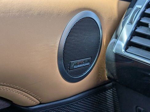 Used 2020 Land Rover Discovery HSE Luxury AWD/4WD image 30