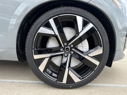 New 2026 Volvo XC60 B5 Ultra w/ Climate Package image 9