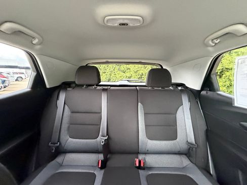 Used 2023 Chevrolet TrailBlazer LT FWD image 3