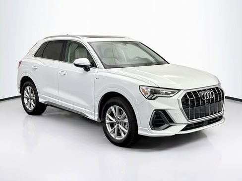 Used 2025 Audi Q3 2.0T Premium w/ Convenience Package image 3