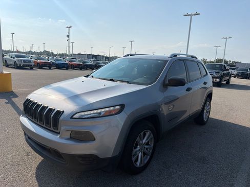 Used 2015 Jeep Cherokee Sport FWD image 1
