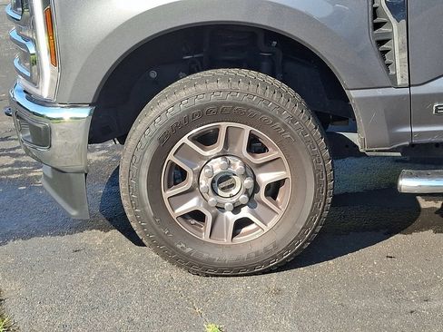 Used 2024 Ford F250 Lariat w/ FX4 Off-Road Package AWD/4WD image 8