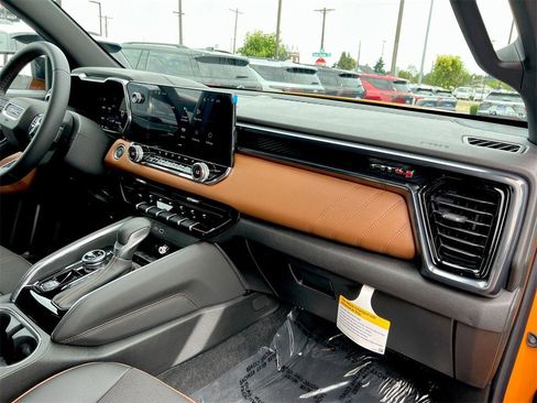 New 2025 GMC Canyon AT4 w/ Nightfall Edition image 22