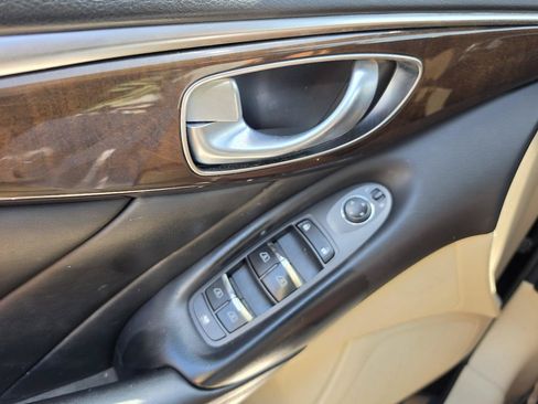 Used 2018 INFINITI Q50 Luxe w/ Essential Package (3.0T Luxe) AWD/4WD image 16