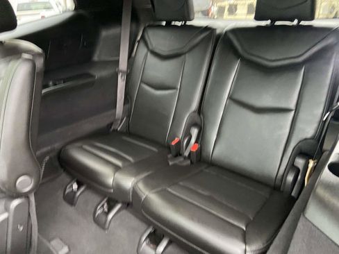 Used 2025 Cadillac XT6 Premium Luxury image 6