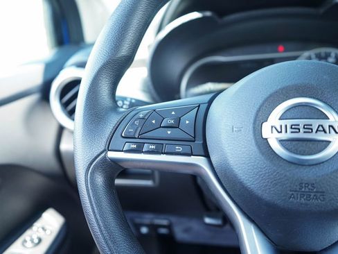 Used 2022 Nissan Versa SV image 26