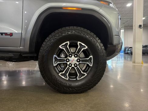 Used 2023 GMC Canyon AT4 w/ AT4 Premium Package AWD/4WD image 13