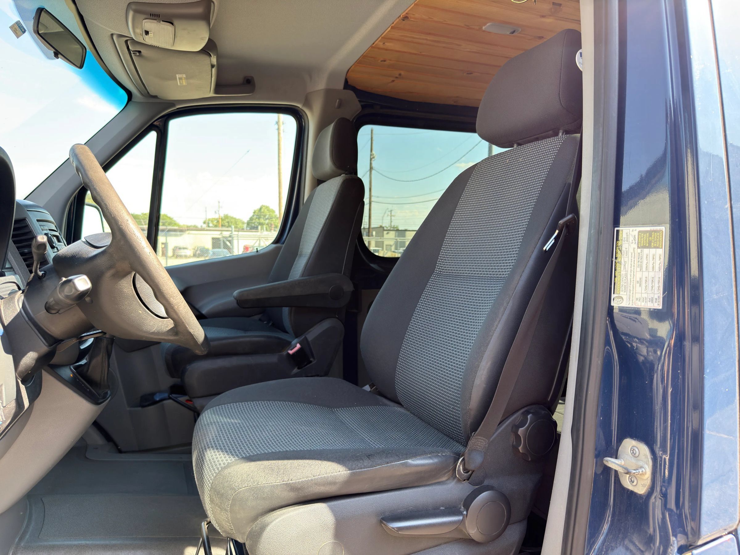 Used 2012 Mercedes-Benz Sprinter 2500 image 10