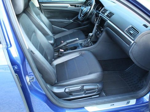 Used 2017 Volkswagen Passat 1.8T R-Line FWD image 19