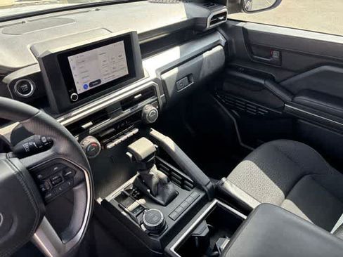 Used 2025 Toyota 4Runner SR5 AWD/4WD image 20