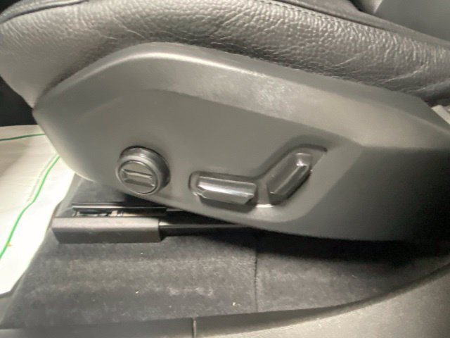 Certified 2023 Volvo XC60 B5 Plus AWD/4WD image 13
