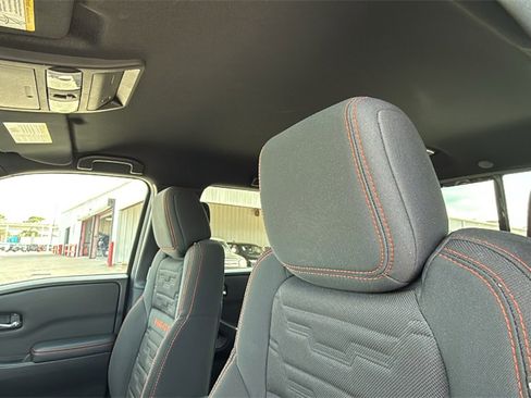 Used 2023 Nissan Frontier PRO-4X w/ Pro Convenience Package image 15