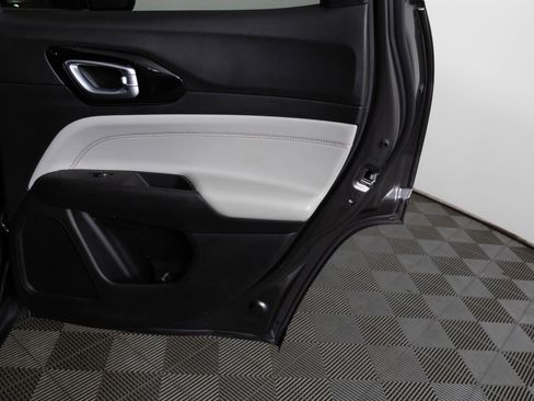 Used 2022 Jeep Compass Limited image 31