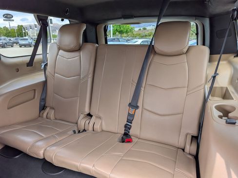 Used 2019 Cadillac Escalade ESV Platinum AWD/4WD image 34