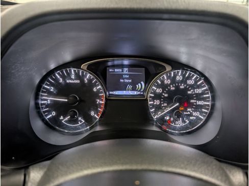 Used 2018 Nissan Pathfinder SL AWD/4WD image 18