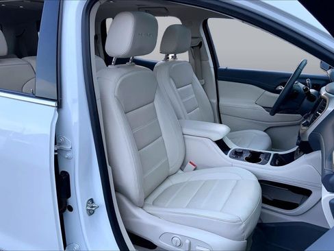 Used 2023 GMC Acadia Denali w/ Denali Ultimate Package AWD/4WD image 8