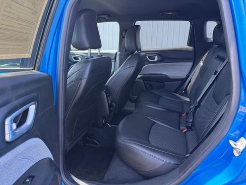 Used 2024 Jeep Compass Latitude AWD/4WD image 15