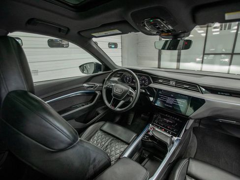 Used 2023 Audi e-tron S Prestige w/ Prestige Package AWD/4WD image 16