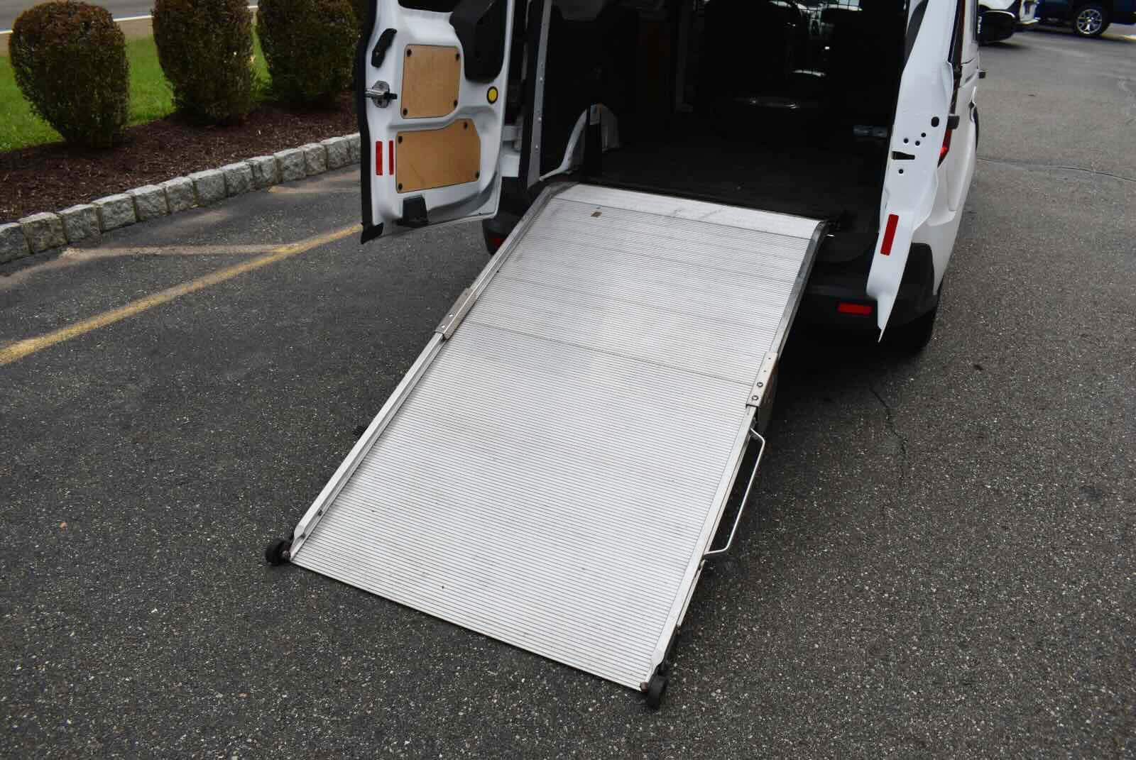 Used 2016 Ford Transit Connect XLT FWD image 15
