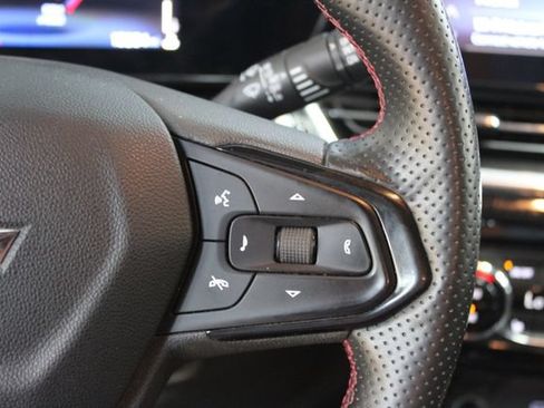 Used 2024 Chevrolet Trax RS w/ Sunroof Package FWD image 16