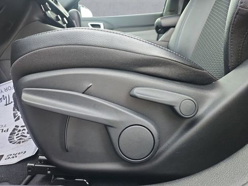 Certified 2025 Jeep Compass Latitude image 16