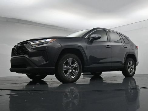 Used 2024 Toyota RAV4 XLE FWD image 35