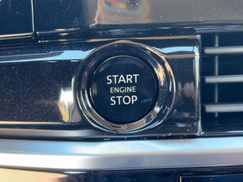 New 2025 Nissan Pathfinder SL image 25