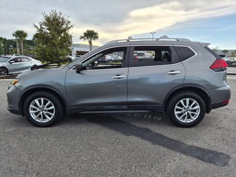 Used 2017 Nissan Rogue SV w/ SV Premium Package FWD image 6