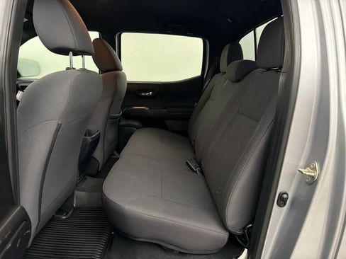 Used 2019 Toyota Tacoma TRD Sport image 15