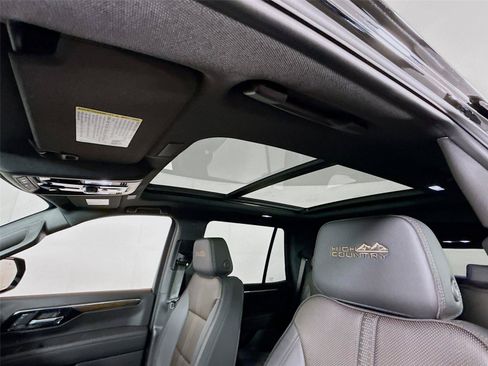 New 2026 Chevrolet Tahoe High Country AWD/4WD image 17