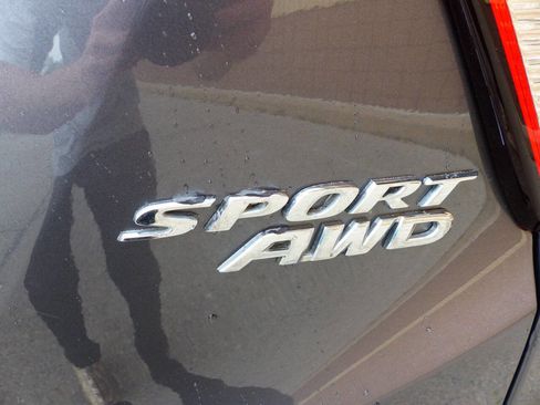 Used 2019 Honda HR-V Sport image 9