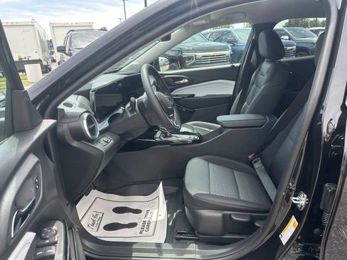 New 2026 Chevrolet Trax LT w/ Midnight Edition FWD image 16