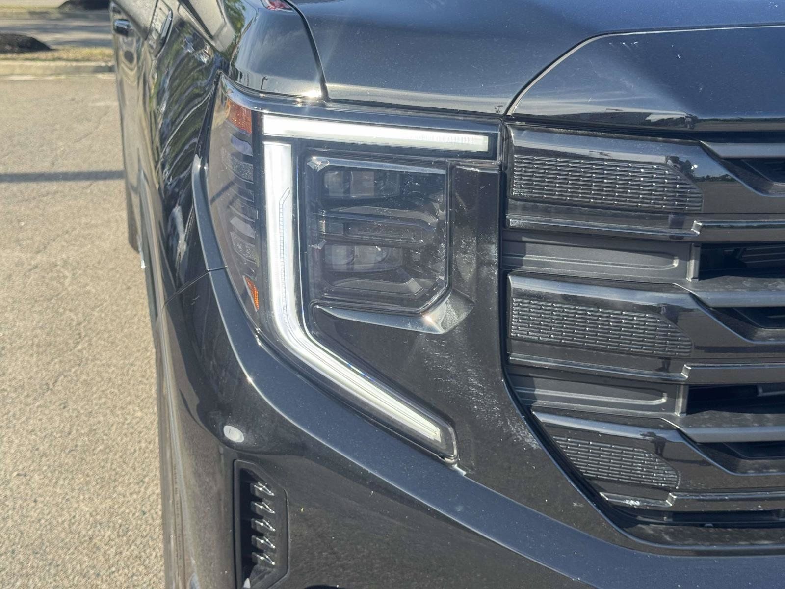 Used 2025 GMC Sierra 1500 Elevation AWD/4WD image 9