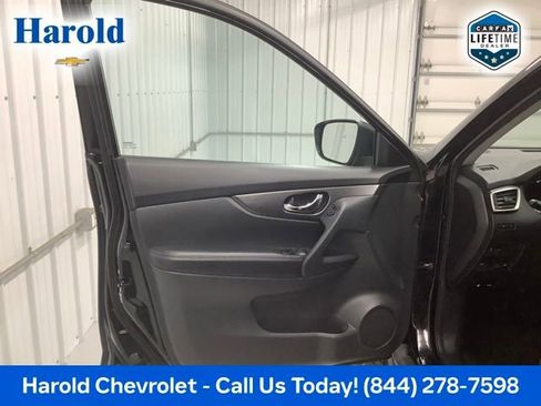 Used 2015 Nissan Rogue S image 14