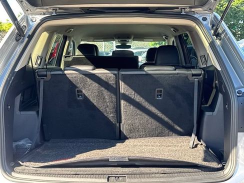 Used 2024 Volkswagen Atlas SE FWD image 13
