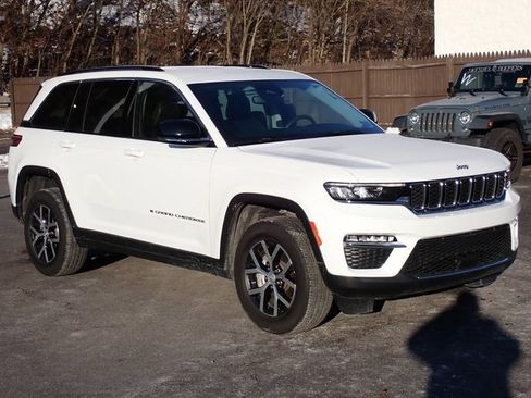 Certified 2023 Jeep Grand Cherokee Limited image 9