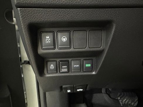 Used 2021 Nissan Rogue Sport SL w/ Premium Package image 14