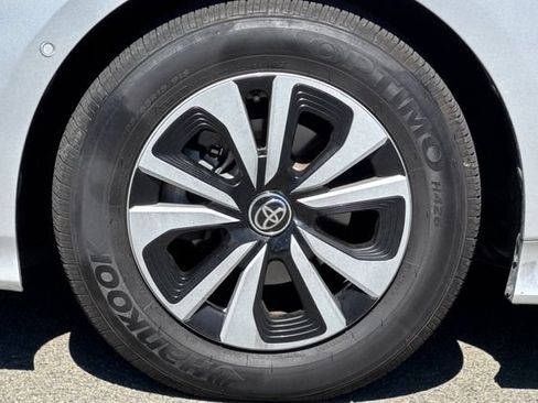Used 2018 Toyota Prius Prime Advanced FWD image 26