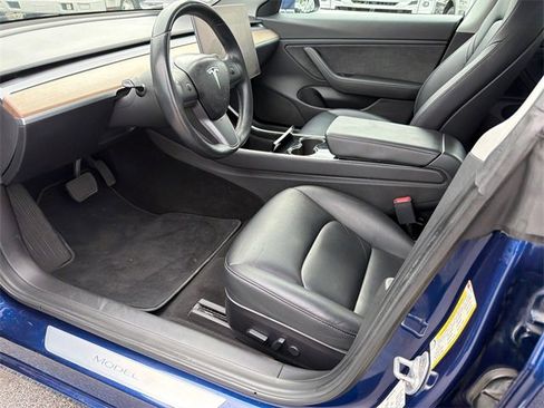 Used 2018 Tesla Model 3 Long Range image 9