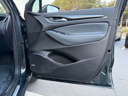 Used 2019 Buick Enclave Premium image 38