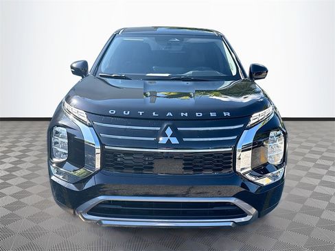 New 2026 Mitsubishi Outlander SE image 2