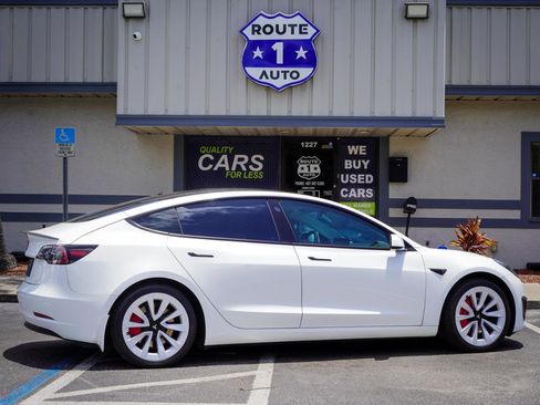 Used 2021 Tesla Model 3 Standard Range Plus RWD image 4
