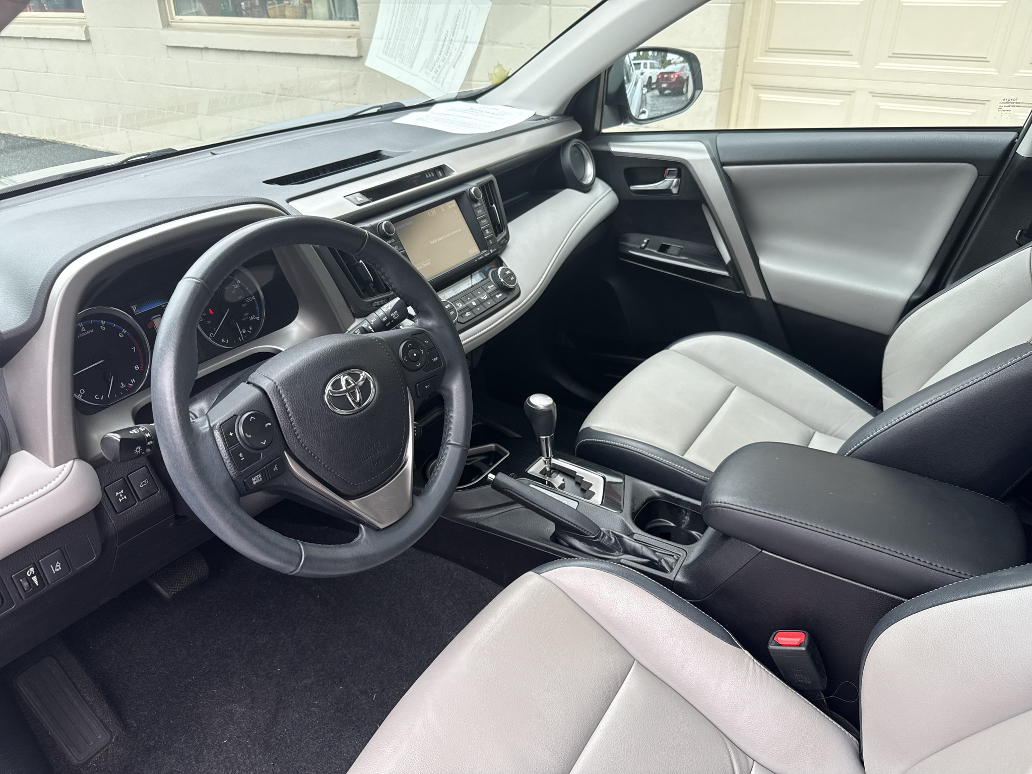 Used 2017 Toyota RAV4 Limited w/ Advanced Technology Package AWD/4WD image 9