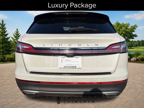 Used 2023 Lincoln Nautilus Reserve AWD/4WD image 6